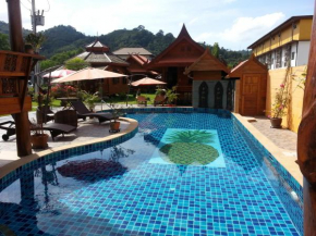 Гостиница Golden Teak Resort Baan Sapparot  Kammala